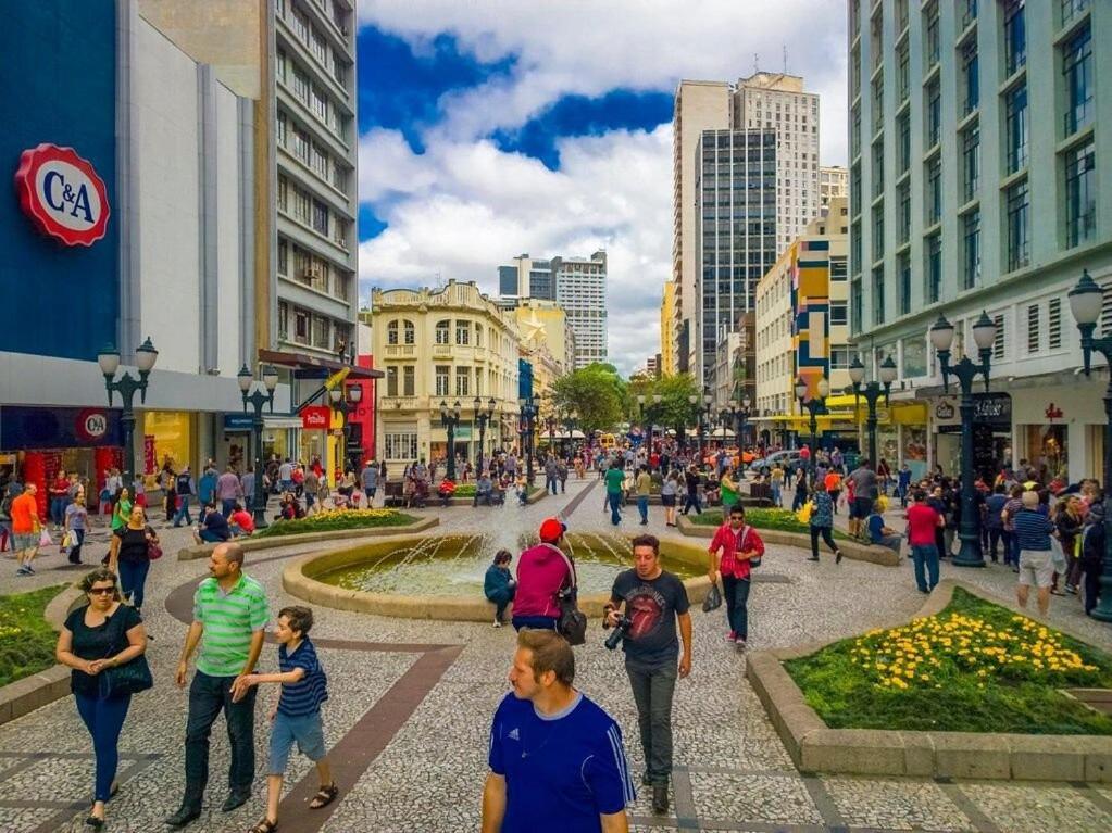 Apto 1Q 300Mb Fibra Otica Prox Shop Estacao Куритиба Экстерьер фото